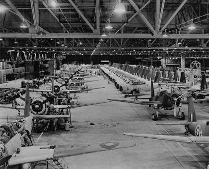 741px-Vultee_Vengeance_production_at_Downey_CA